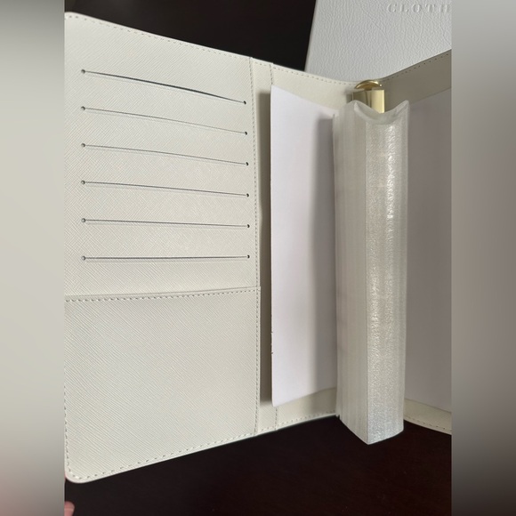 Brand New | Cloth and Paper | A5 6-Ring White Croc Leather Planner / Agenda - Picture 8 of 11